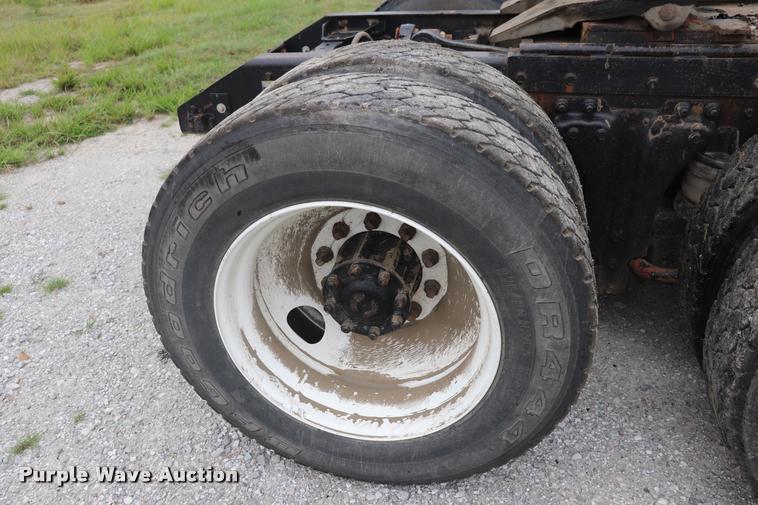 image for item DQ9447 1983 Kenworth K10 semi truck