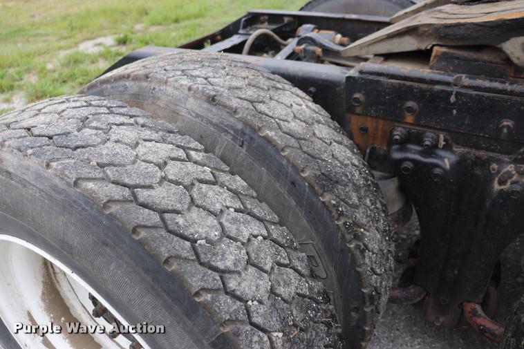 image for item DQ9447 1983 Kenworth K10 semi truck