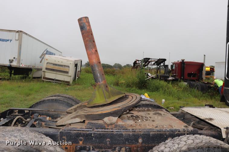 image for item DQ9447 1983 Kenworth K10 semi truck