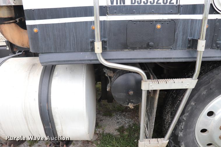 image for item DQ9447 1983 Kenworth K10 semi truck