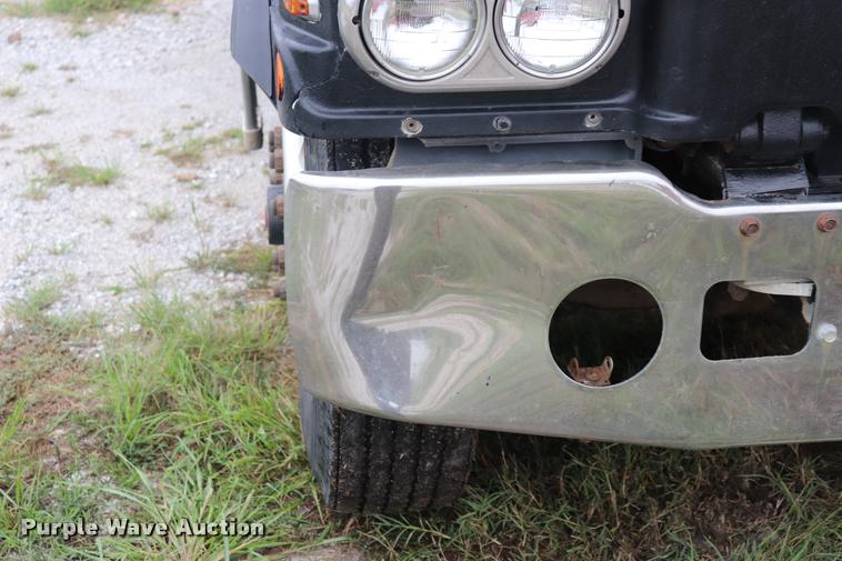 image for item DQ9447 1983 Kenworth K10 semi truck