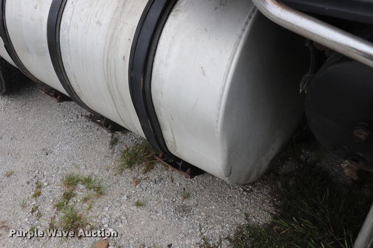 image for item DQ9447 1983 Kenworth K10 semi truck