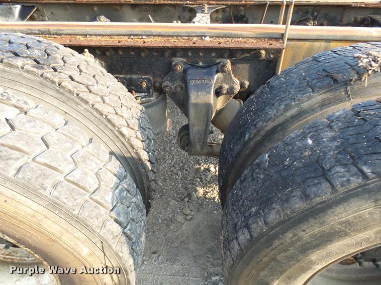 image for item K1786 1994 Freightliner FLD truck cab and chassis