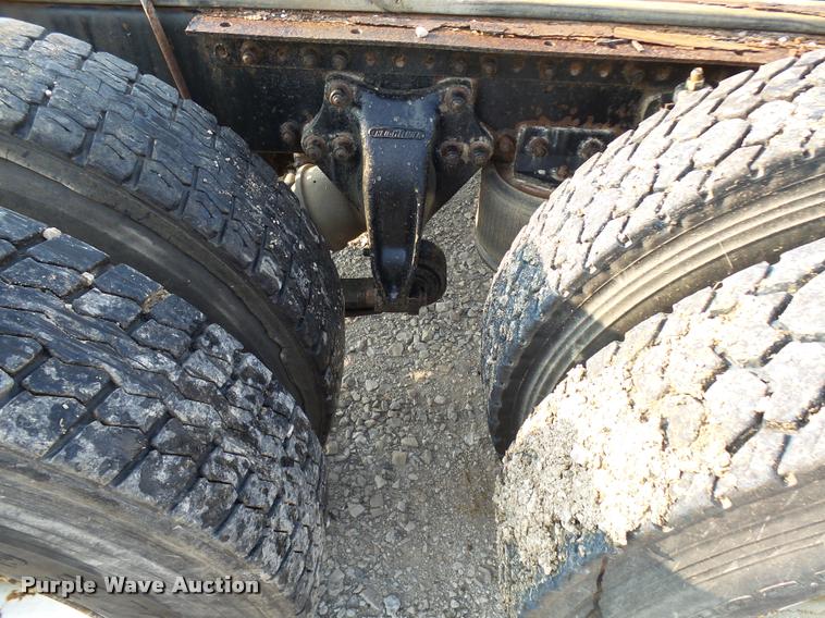 image for item K1786 1994 Freightliner FLD truck cab and chassis