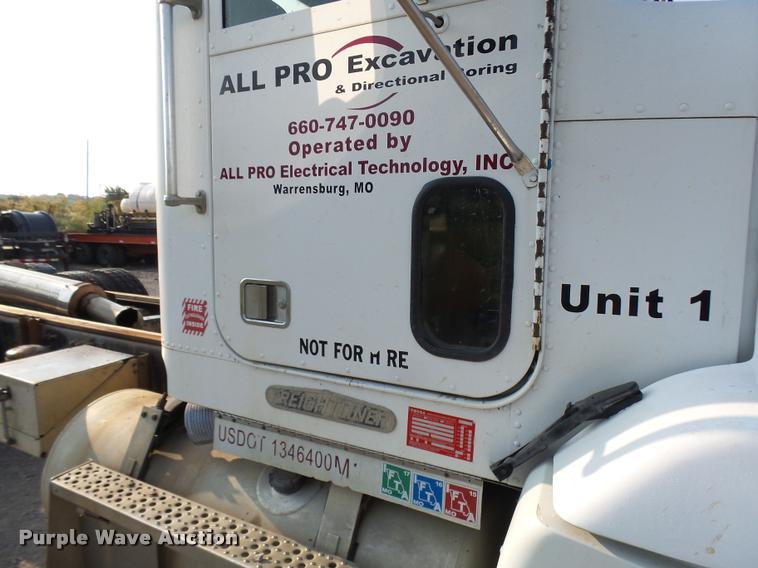 image for item K1786 1994 Freightliner FLD truck cab and chassis