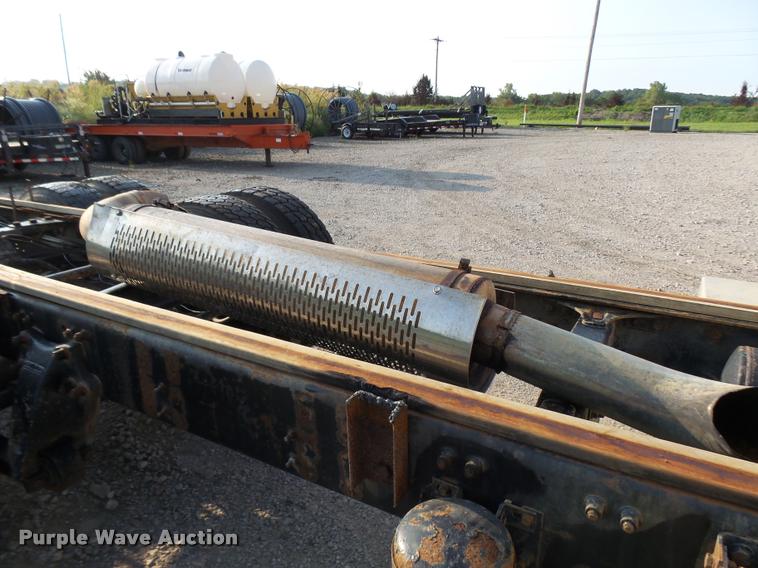 image for item K1786 1994 Freightliner FLD truck cab and chassis