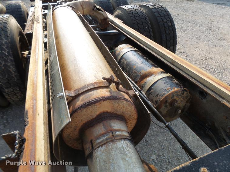 image for item K1786 1994 Freightliner FLD truck cab and chassis