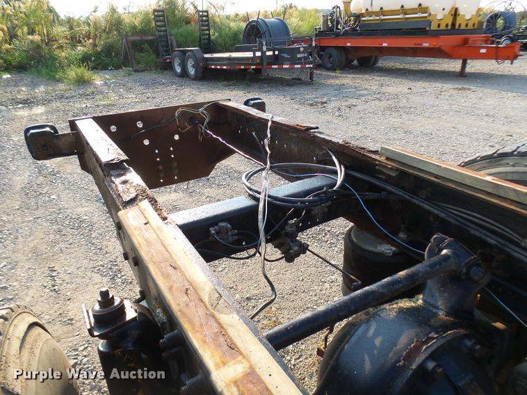 image for item K1786 1994 Freightliner FLD truck cab and chassis