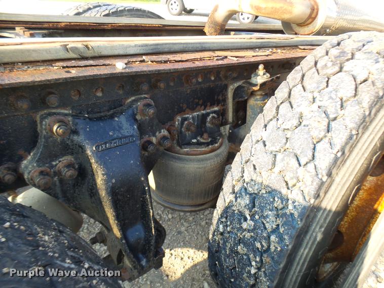 image for item K1786 1994 Freightliner FLD truck cab and chassis