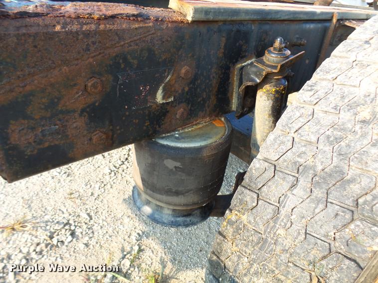 image for item K1786 1994 Freightliner FLD truck cab and chassis