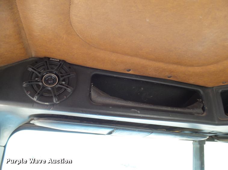 image for item K1786 1994 Freightliner FLD truck cab and chassis