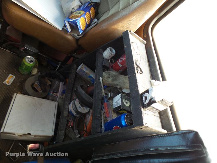 image for item K1786 1994 Freightliner FLD truck cab and chassis