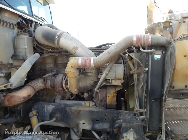 image for item K1786 1994 Freightliner FLD truck cab and chassis