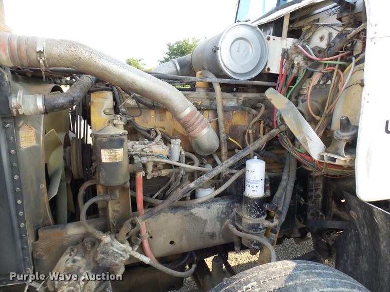 image for item K1786 1994 Freightliner FLD truck cab and chassis