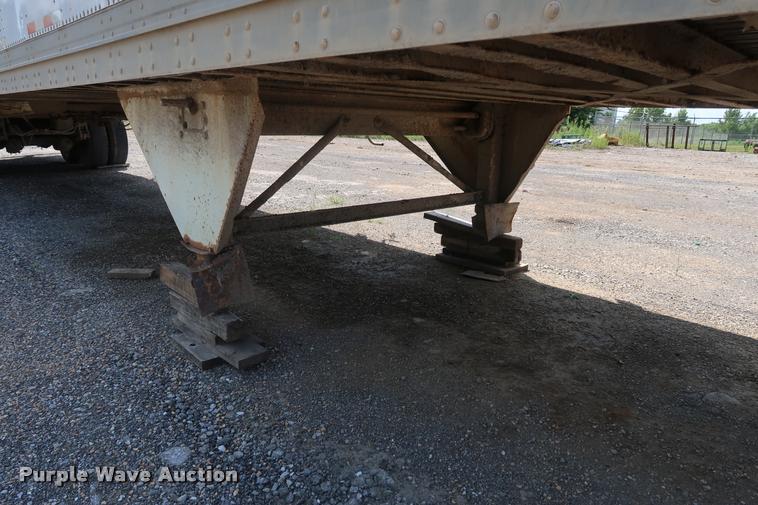 image for item K1797 1994 Pines walking floor trailer