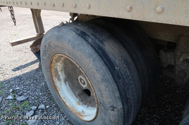 image for item K1797 1994 Pines walking floor trailer