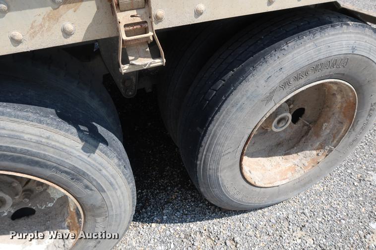 image for item K1797 1994 Pines walking floor trailer