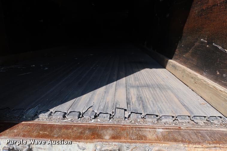 image for item K1797 1994 Pines walking floor trailer