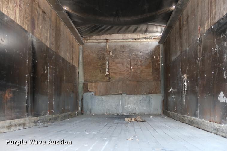 image for item K1797 1994 Pines walking floor trailer