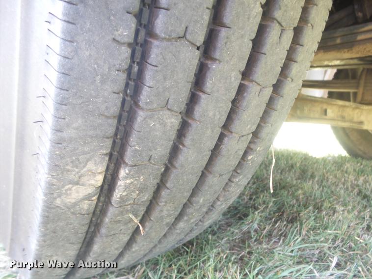 image for item K7526 2004 Mack CX613 semi truck