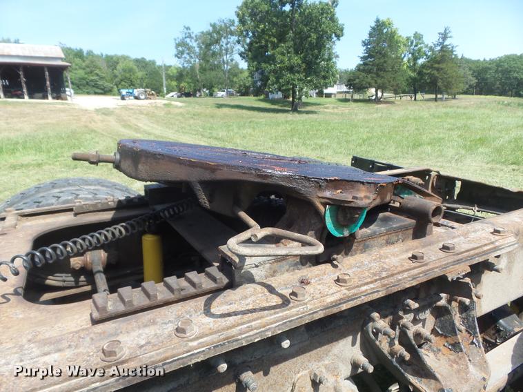 image for item K7526 2004 Mack CX613 semi truck