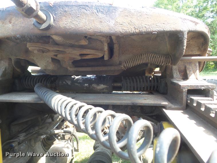 image for item K7526 2004 Mack CX613 semi truck