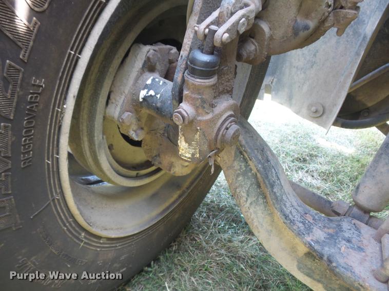 image for item K7526 2004 Mack CX613 semi truck