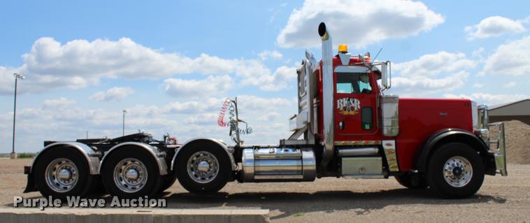 image for item L1921 2013 Peterbilt 389 semi truck