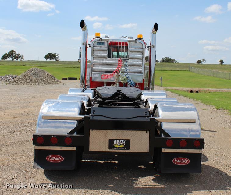 image for item L1921 2013 Peterbilt 389 semi truck