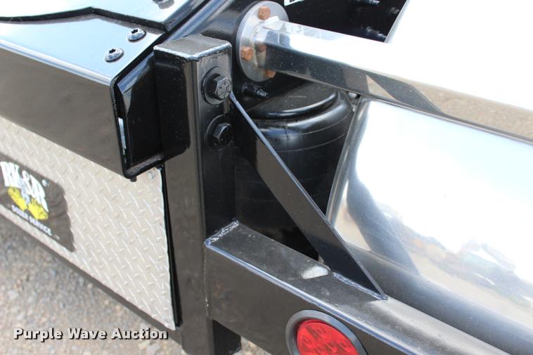 image for item L1921 2013 Peterbilt 389 semi truck