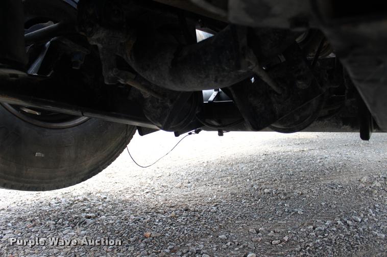 image for item L1921 2013 Peterbilt 389 semi truck