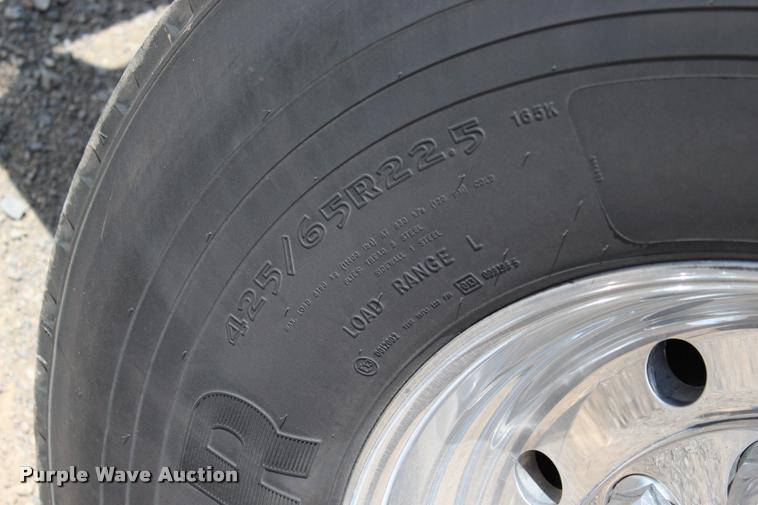 image for item L1921 2013 Peterbilt 389 semi truck