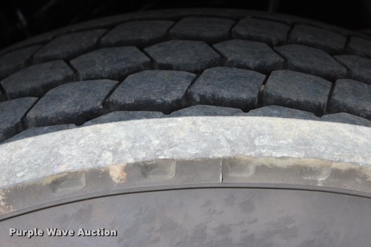 image for item L1921 2013 Peterbilt 389 semi truck