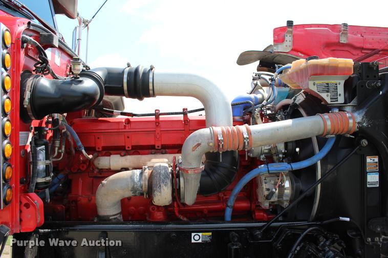 image for item L1921 2013 Peterbilt 389 semi truck