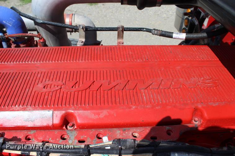 image for item L1921 2013 Peterbilt 389 semi truck