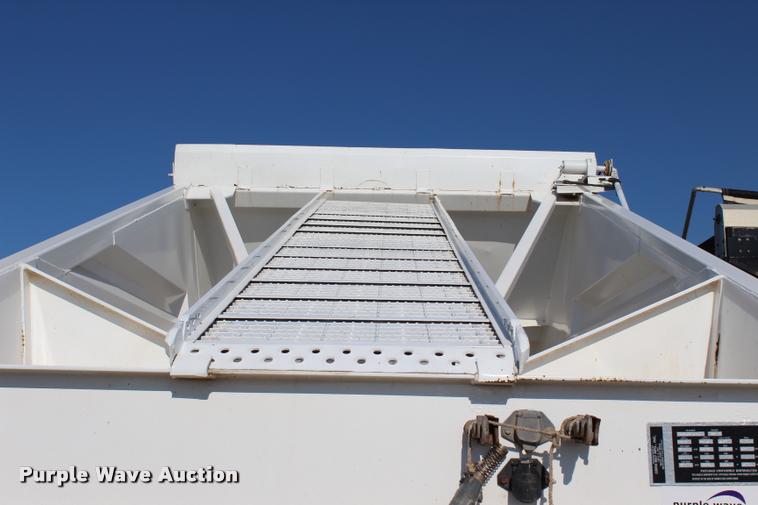 image for item L1951 1998 Trail Blazer S4202 bottom dump trailer