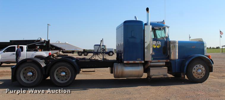 image for item L1952 1998 Peterbilt 379 semi truck