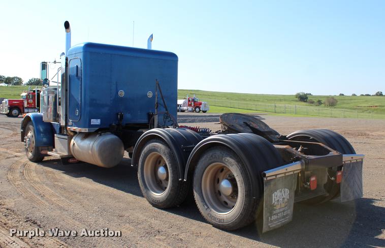 image for item L1952 1998 Peterbilt 379 semi truck