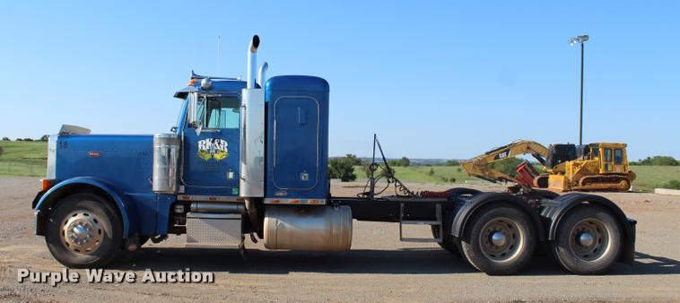 image for item L1952 1998 Peterbilt 379 semi truck