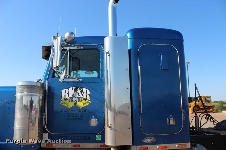 image for item L1952 1998 Peterbilt 379 semi truck