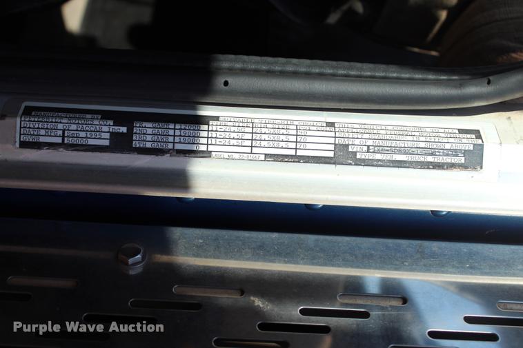 image for item L1952 1998 Peterbilt 379 semi truck