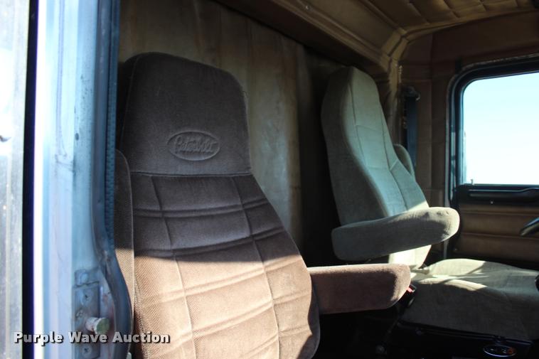 image for item L1952 1998 Peterbilt 379 semi truck