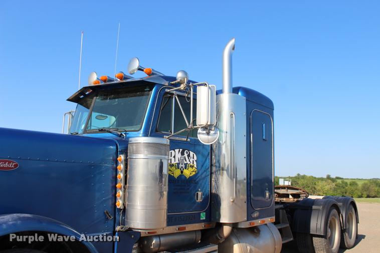 image for item L1952 1998 Peterbilt 379 semi truck