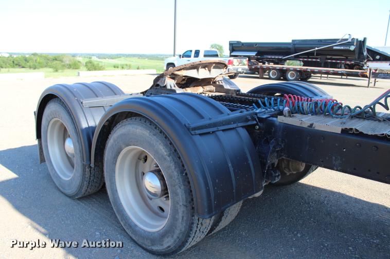 image for item L1952 1998 Peterbilt 379 semi truck