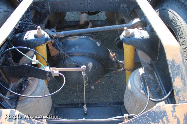 image for item L1952 1998 Peterbilt 379 semi truck