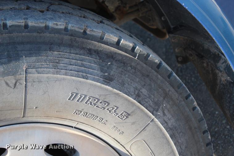 image for item L1952 1998 Peterbilt 379 semi truck