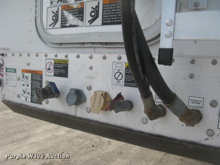 image for item L2264 2012 Wilson DWBT-650 belt trailer