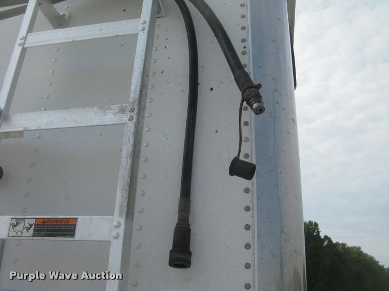 image for item L2264 2012 Wilson DWBT-650 belt trailer