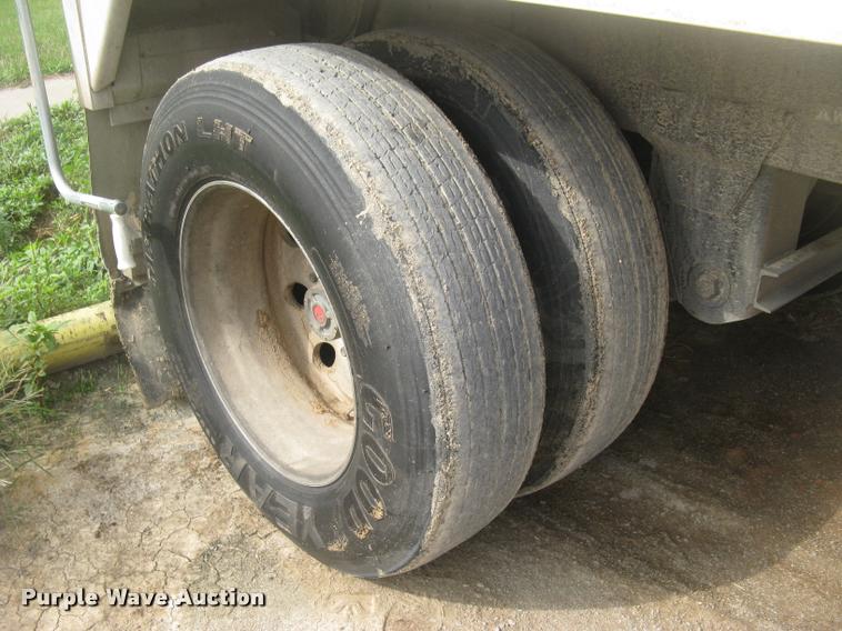 image for item L2264 2012 Wilson DWBT-650 belt trailer