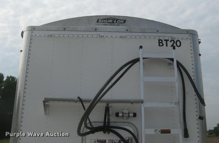 image for item L2264 2012 Wilson DWBT-650 belt trailer
